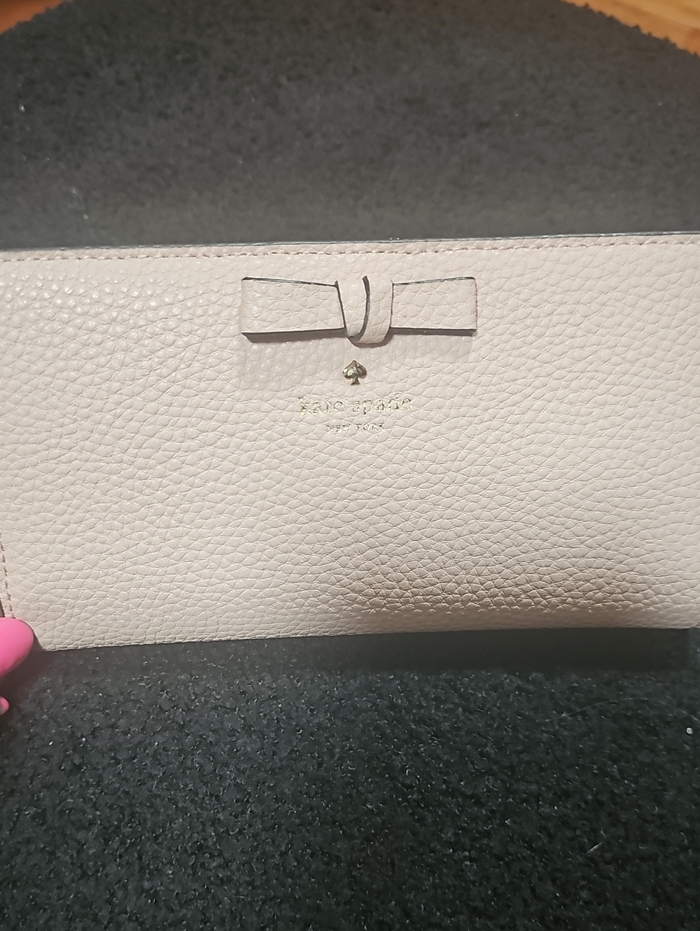 kate spade pebbled leather bow continental wallet - light pink